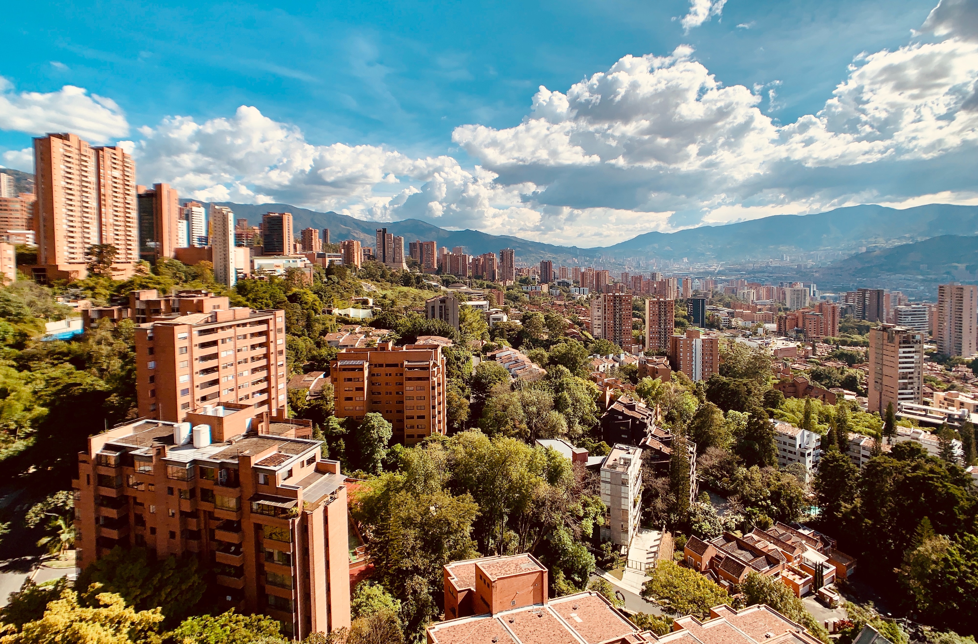 Characterizing and analyzing urban dynamics in Bogota